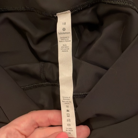 lululemon athletica Black WUNDER UNDER HIGH-RISE TIGHT 28 *FULL-ON LUXTREME - Picture 2 of 3